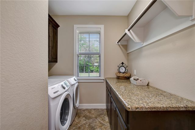 1196 Evelyn Court, Franklin, TX 77856