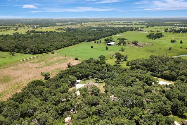 1196 Evelyn Court, Franklin, TX 77856
