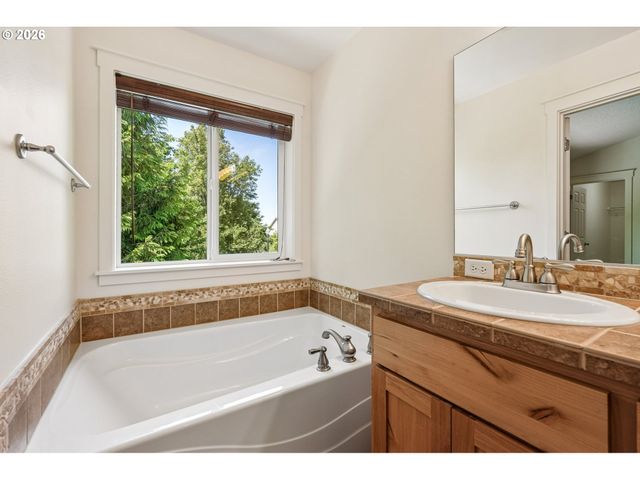 11608 Ne 103RD St, Vancouver, WA 98662