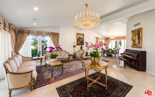 435 Walker Drive, Beverly Hills, CA 90210