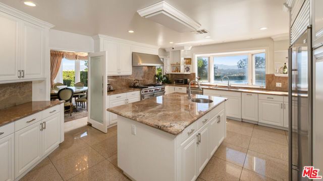 435 Walker Drive, Beverly Hills, CA 90210