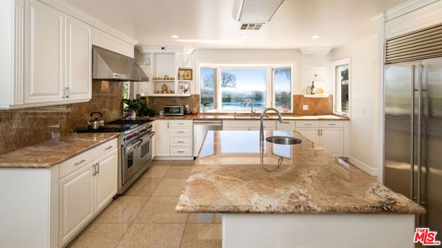 435 Walker Drive, Beverly Hills, CA 90210