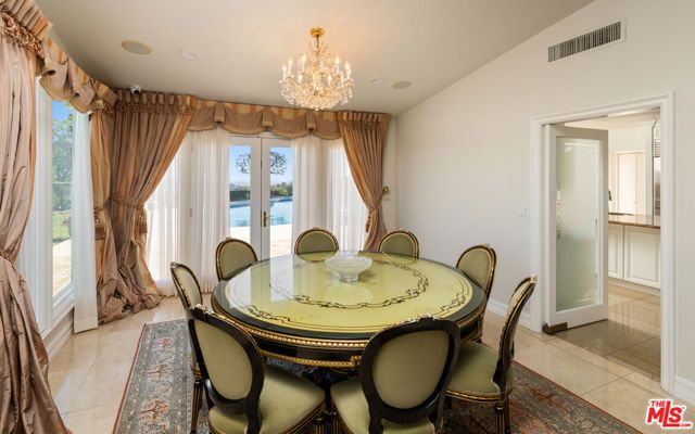 435 Walker Drive, Beverly Hills, CA 90210