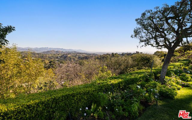 435 Walker Drive, Beverly Hills, CA 90210