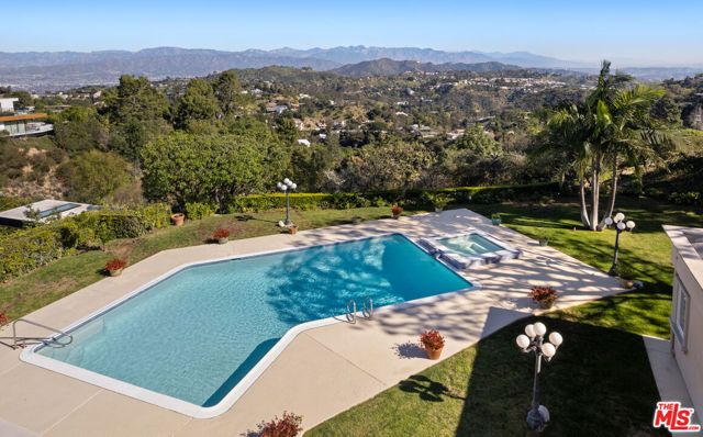 435 Walker Drive, Beverly Hills, CA 90210