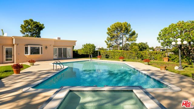 435 Walker Drive, Beverly Hills, CA 90210