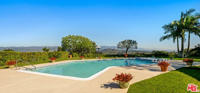 435 Walker Drive, Beverly Hills, CA 90210