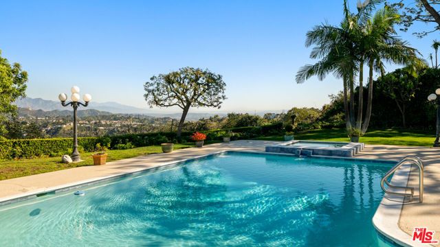 435 Walker Drive, Beverly Hills, CA 90210