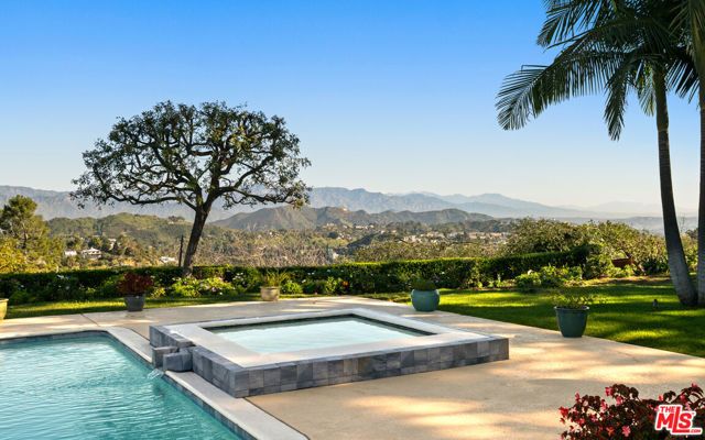 435 Walker Drive, Beverly Hills, CA 90210