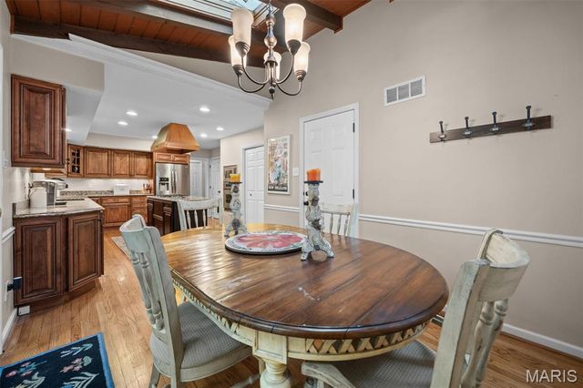 10 Chaminade Drive, St Louis, MO 63141