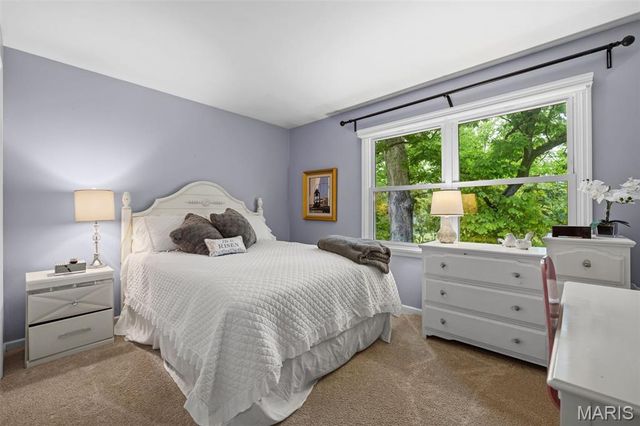 10 Chaminade Drive, St Louis, MO 63141