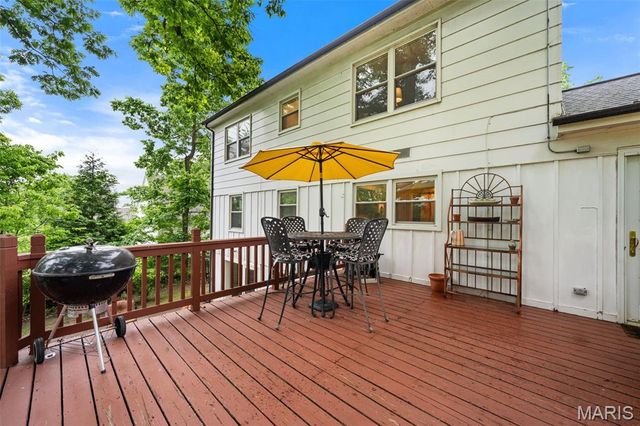 10 Chaminade Drive, St Louis, MO 63141