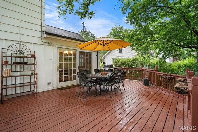 10 Chaminade Drive, St Louis, MO 63141