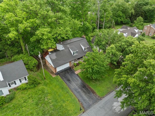 10 Chaminade Drive, St Louis, MO 63141