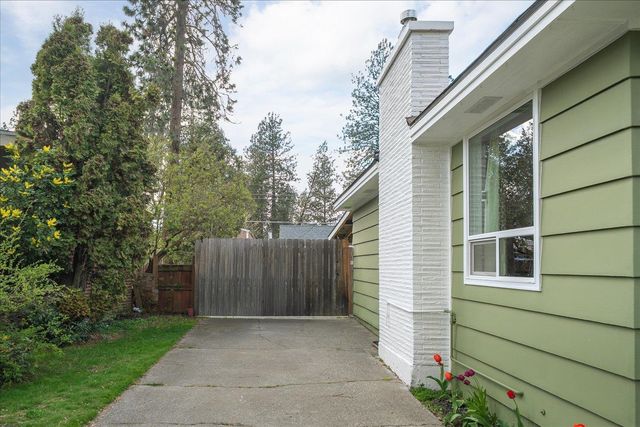 6713 N Stevens St, Spokane, WA 99208