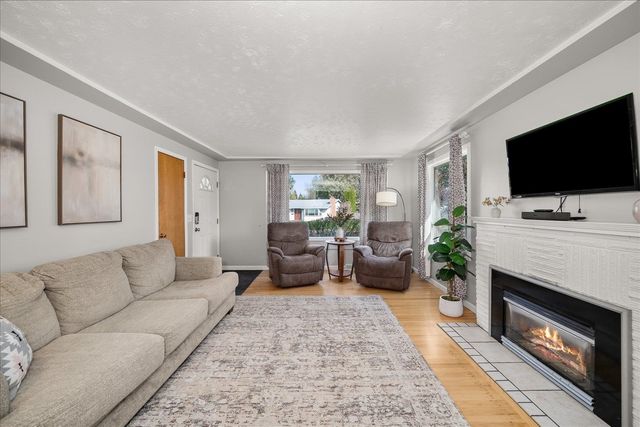 6713 N Stevens St, Spokane, WA 99208