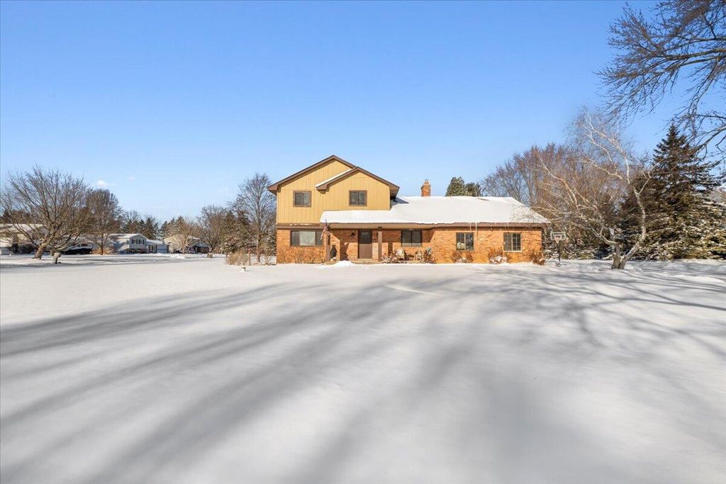 1633 Majon Drive, Highland Twp, MI 48356