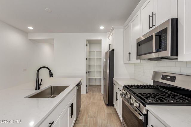 18204 W HESS Street, Goodyear, AZ 85338