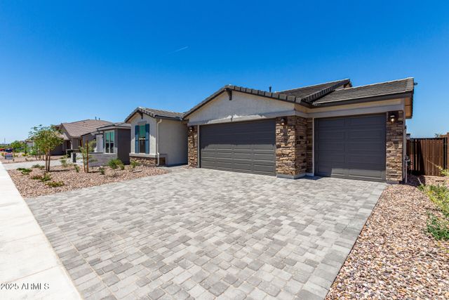 18204 W HESS Street, Goodyear, AZ 85338