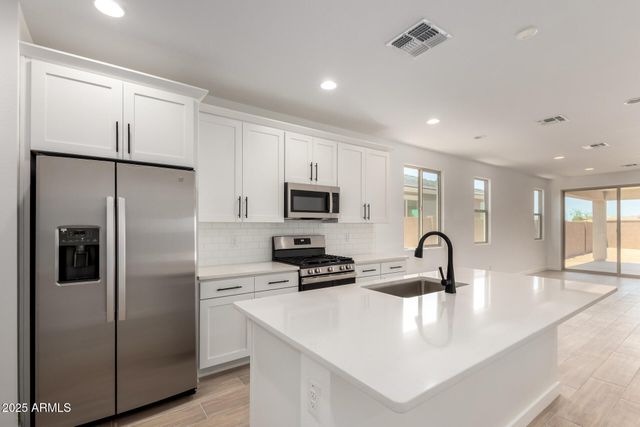 18204 W HESS Street, Goodyear, AZ 85338