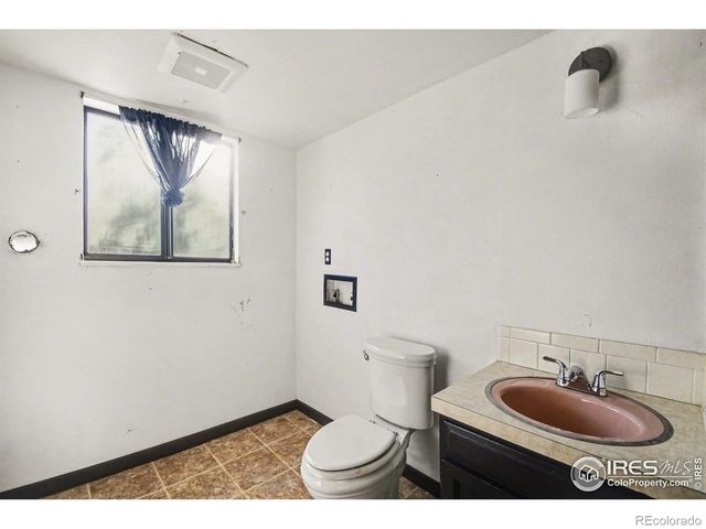 2706 33rd Ave Ct, Greeley, CO 80634