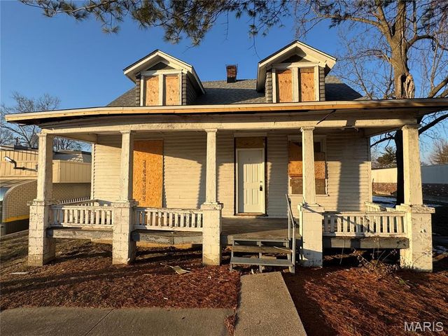 4521 N Belt West, Belleville, IL 62226