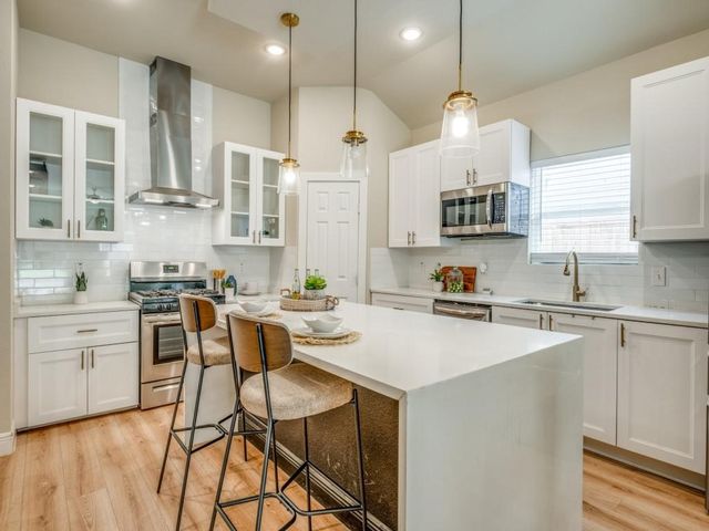 929 S Marlborough Avenue, Dallas, TX 75208