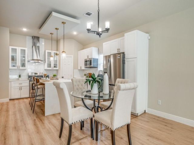 929 S Marlborough Avenue, Dallas, TX 75208