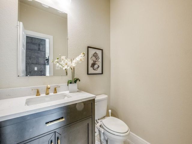 929 S Marlborough Avenue, Dallas, TX 75208