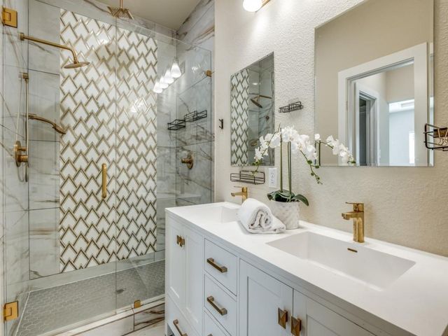 929 S Marlborough Avenue, Dallas, TX 75208