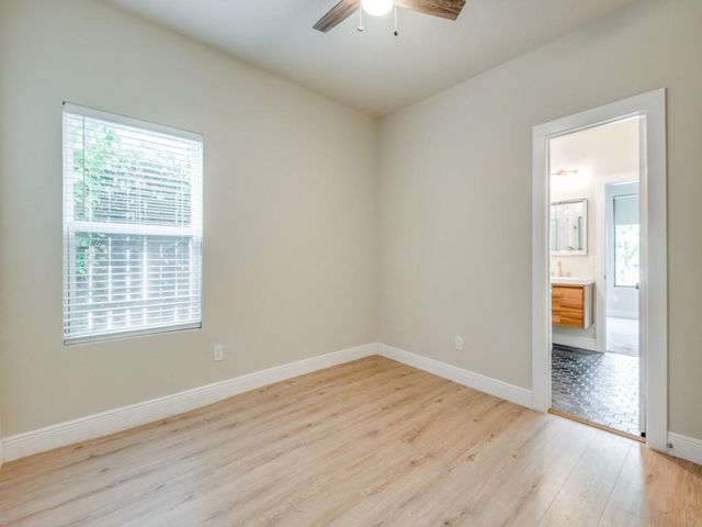 929 S Marlborough Avenue, Dallas, TX 75208