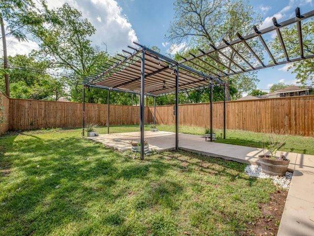 929 S Marlborough Avenue, Dallas, TX 75208