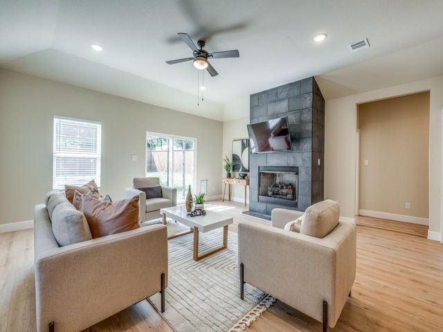 929 S Marlborough Avenue, Dallas, TX 75208