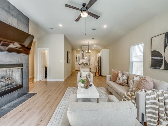 929 S Marlborough Avenue, Dallas, TX 75208