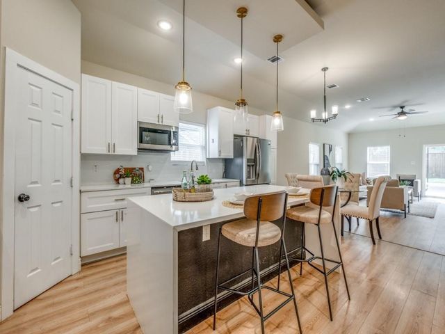 929 S Marlborough Avenue, Dallas, TX 75208