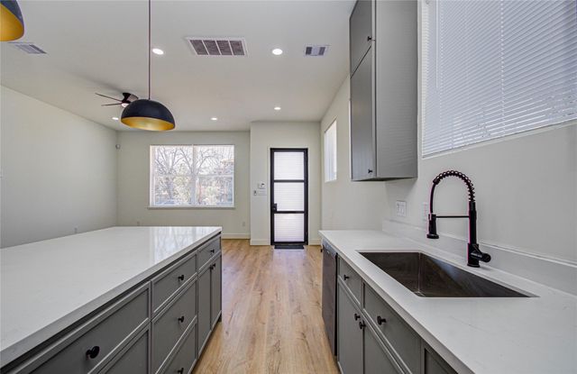 1508 Mckee Street A, Houston, TX 77009