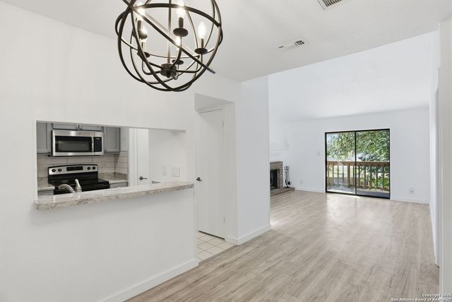 2935 Nacogdoches Rd Apt 211, San Antonio, TX 78217