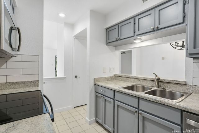 2935 Nacogdoches Rd Apt 211, San Antonio, TX 78217