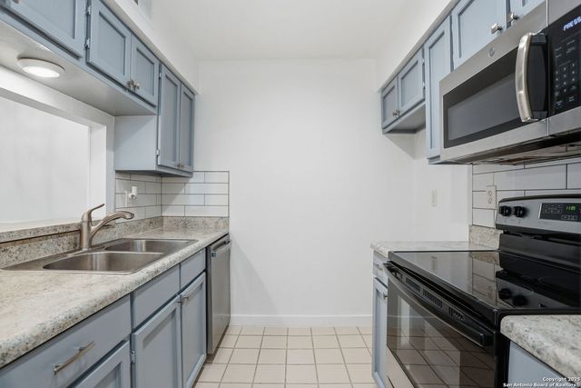 2935 Nacogdoches Rd Apt 211, San Antonio, TX 78217