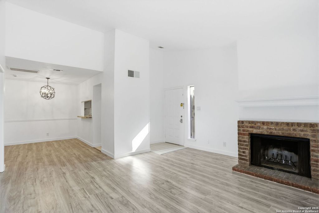 2935 Nacogdoches Rd Apt 211, San Antonio, TX 78217