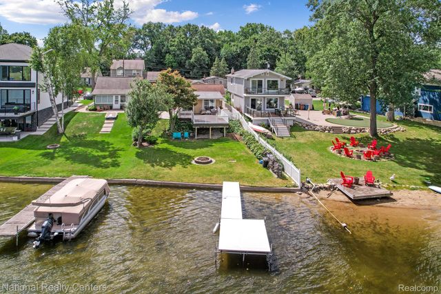 8428 Cascade Street, Commerce Charter Township, MI 48382