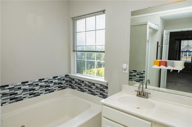 5079 Newpark Drive NW, Acworth, GA 30101