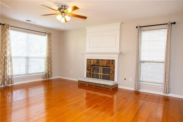 5079 Newpark Drive NW, Acworth, GA 30101