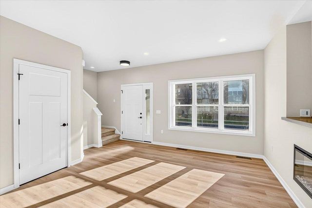 2807 Crinkle Root Drive, Fitchburg, WI 53711