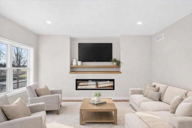 2807 Crinkle Root Drive, Fitchburg, WI 53711