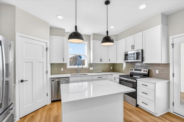 2807 Crinkle Root Drive, Fitchburg, WI 53711