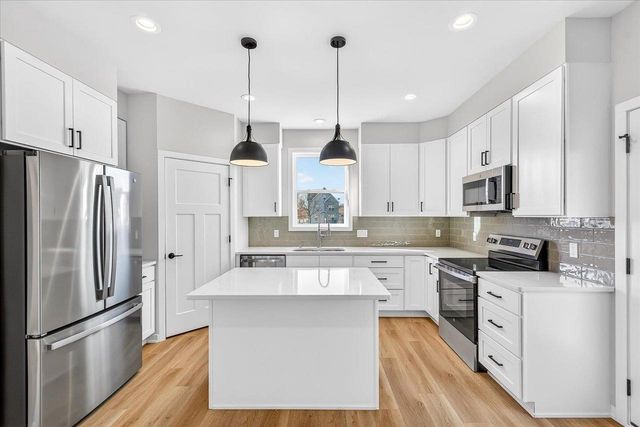 2807 Crinkle Root Drive, Fitchburg, WI 53711