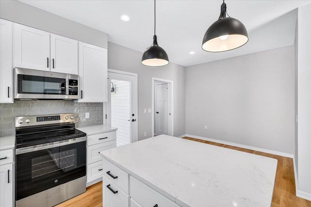 2807 Crinkle Root Drive, Fitchburg, WI 53711