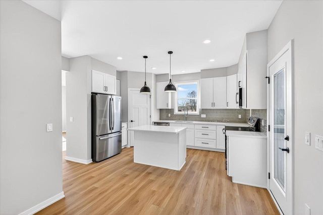 2807 Crinkle Root Drive, Fitchburg, WI 53711