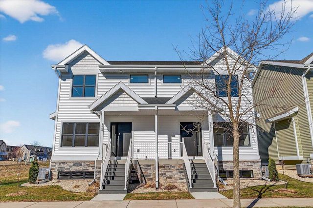 2807 Crinkle Root Drive, Fitchburg, WI 53711